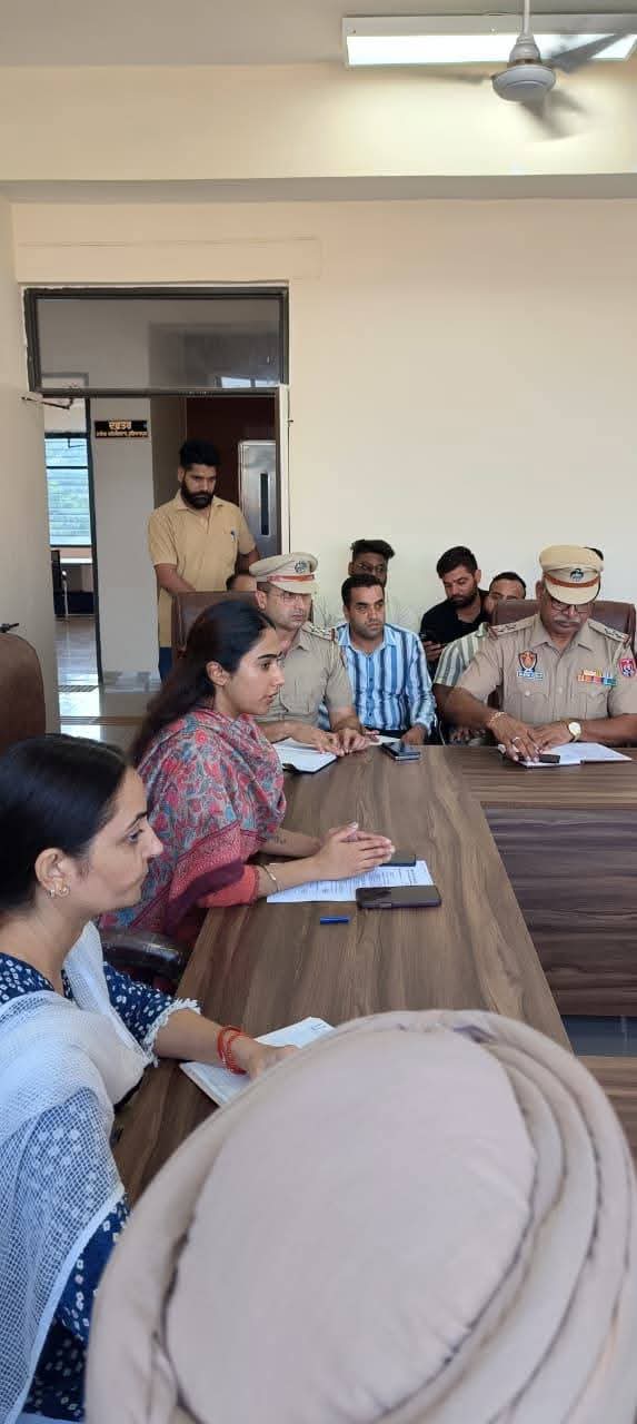 Important meeting on stubble management held under the chairmanship of SDM.
